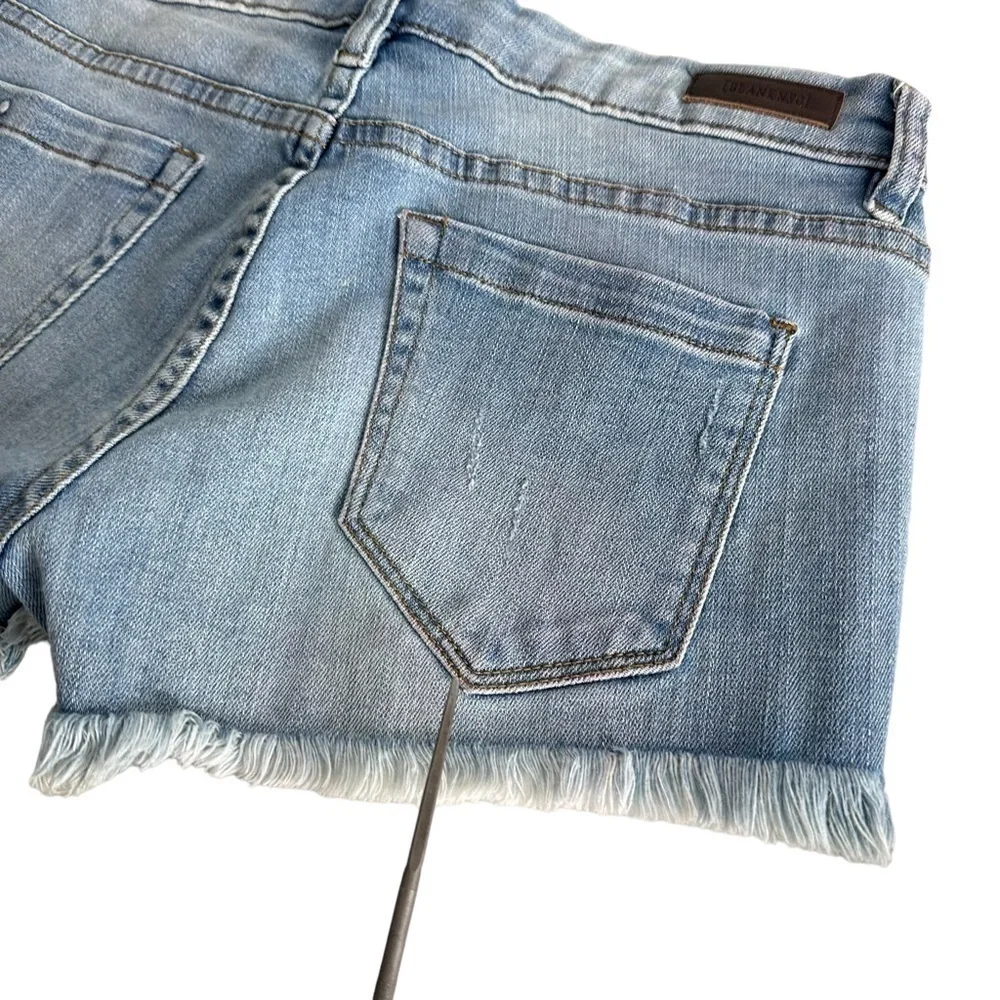 Blank NYC Womens Denim Cutoff Shorts Sz 25 Blue Frayed Hem Distress Booty Shorts